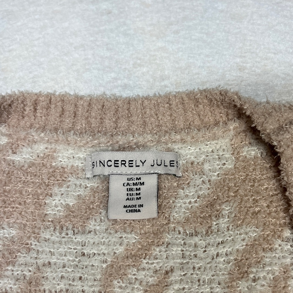 Sincerly Jules Women’s Medium Cream Geometric Shape Sweater Shawl - Picture 3 of 6